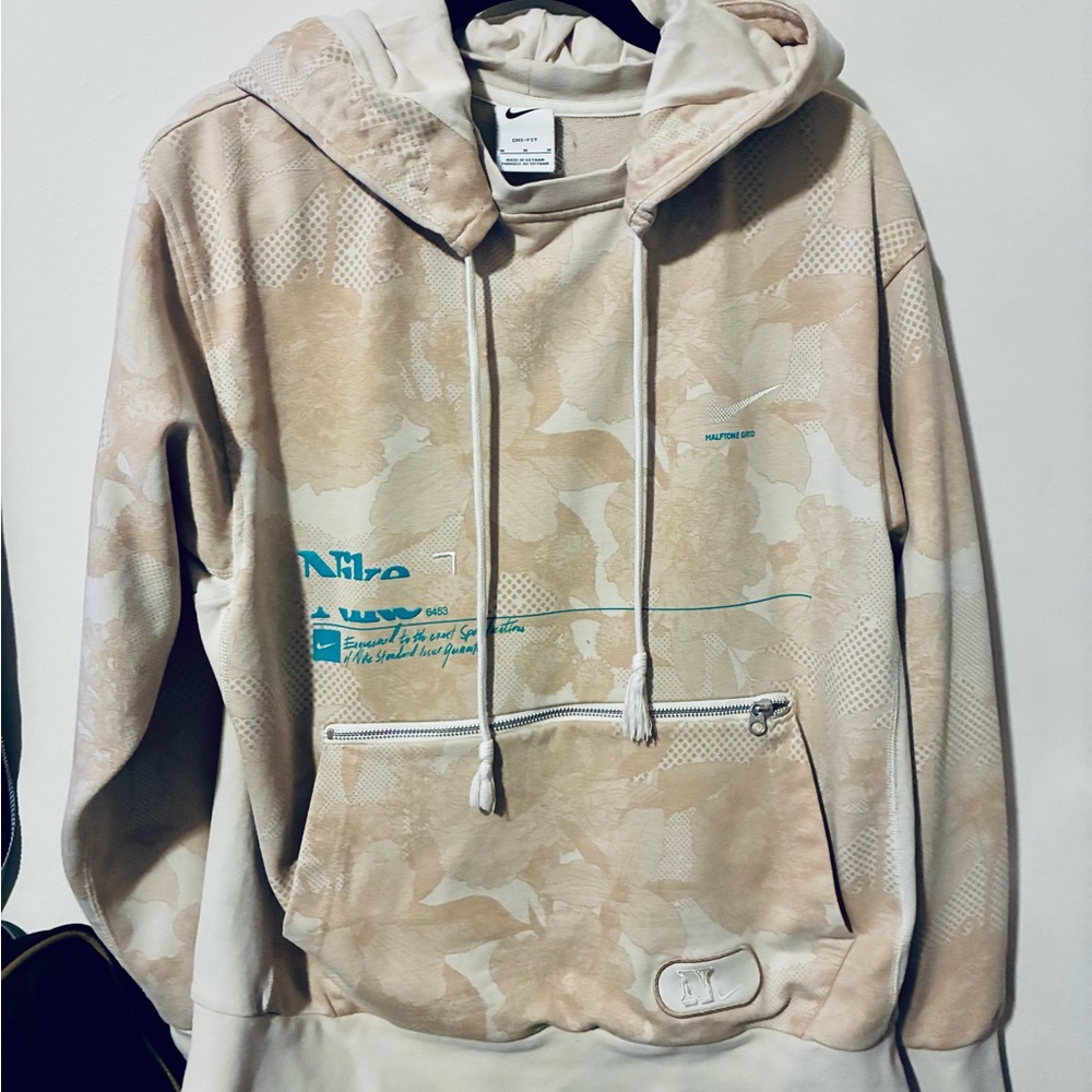 Nike Men's Cream Graphic Hoodie